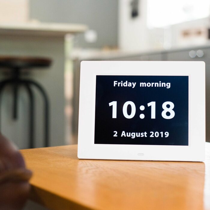 Rosebud Reminder Clock in partnership with Alzheimer's Society - Image 4